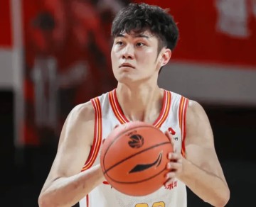 王浩然本赛季场均16.3分5.4篮板，却无缘国内球员最佳阵容